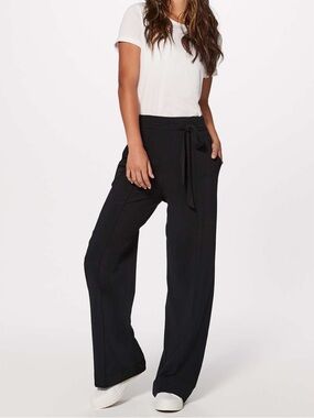 Rare Lululemon Noir Pant Size 6 Black (Second Release)